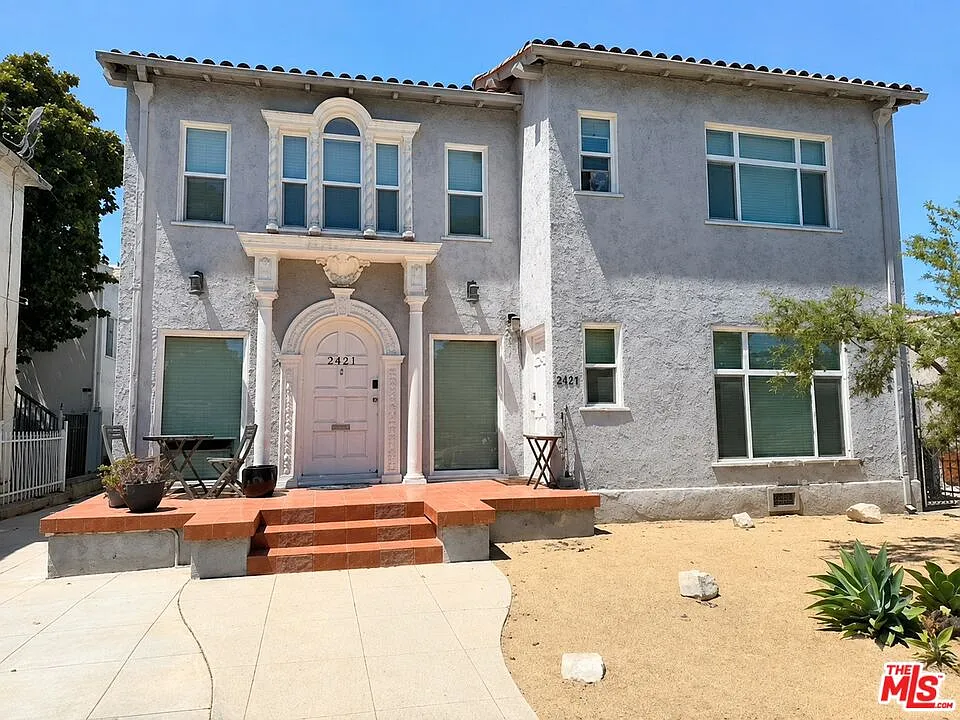 2 bed, 1.0 bath, 1450 sqft, $2,800 — Photo 2