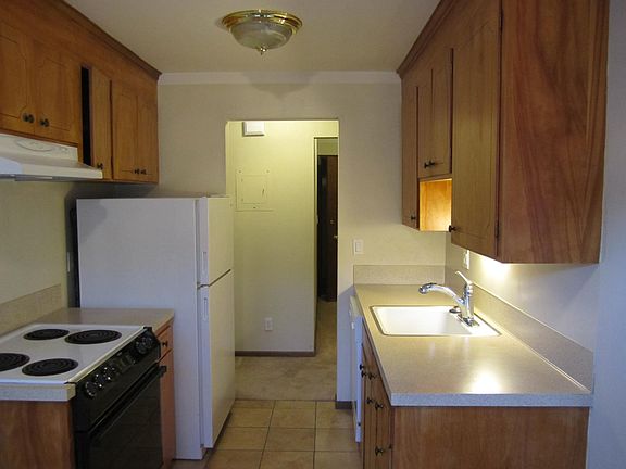 5th image of 7311 Roosevelt Way NE APT 103