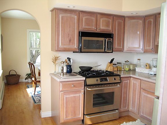 5th image of 1420 E Blaine Ave