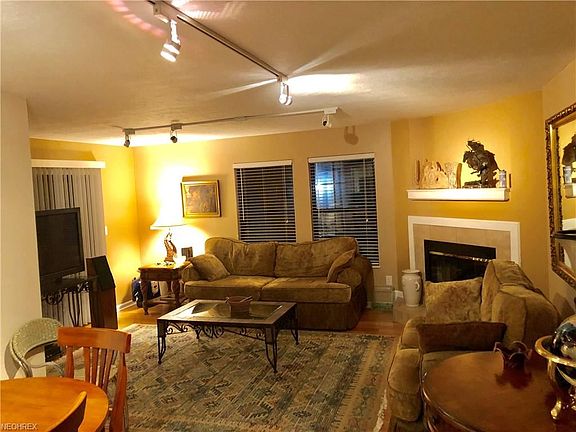4th image of 1273-2 Redtail Hawk Dr Unit 2