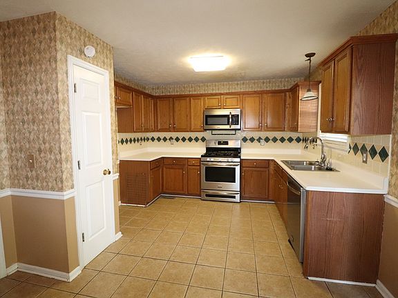 3rd image of 523 D Ann Dr