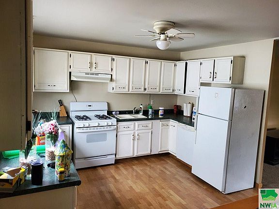 3rd image of 4432 Garfield St