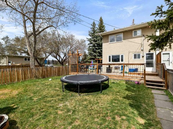 4335 Greenview Dr NE, Calgary, AB T2E 5R3