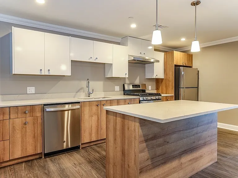 71 Legacy Blvd — Photo 5