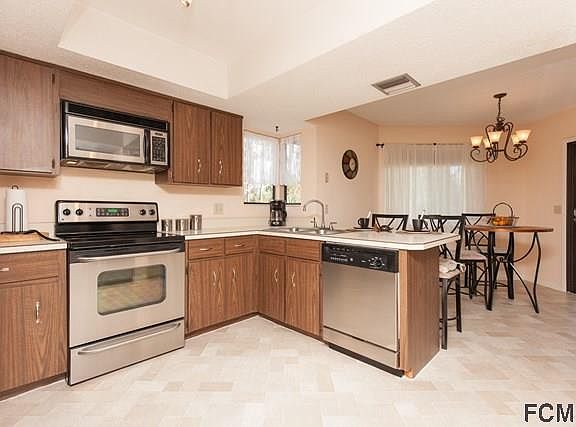 3rd image of 28 Hembury Ln #28