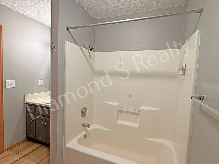 1505 W Rainey Duplex — Photo 14