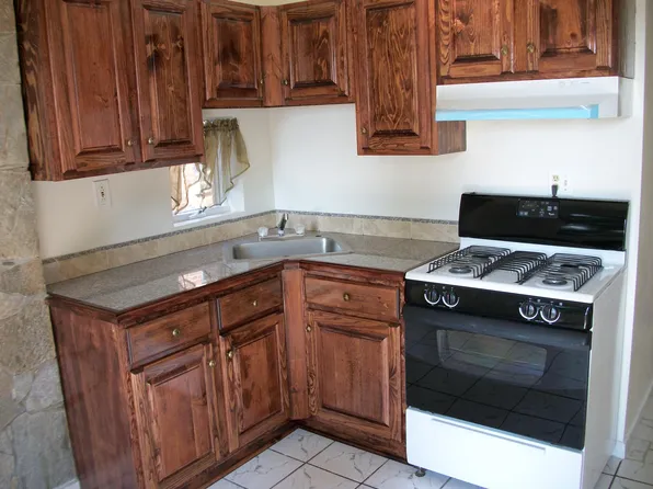 371 Dover St, Bridgeport, CT 06610