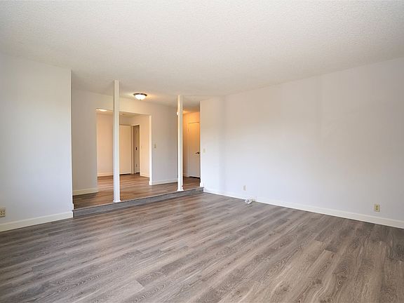 4th image of 1567 Johnson Ave