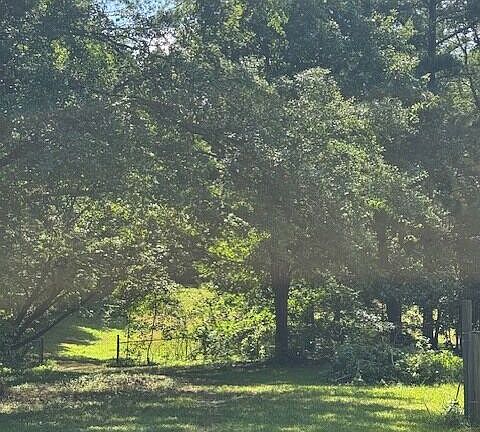 4th image of 904 Eastside School Rd