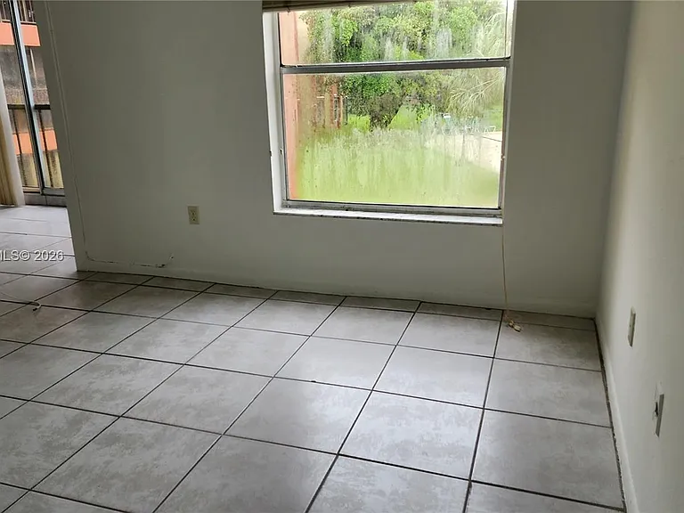 9405 W Flagler St #D204 — Photo 8