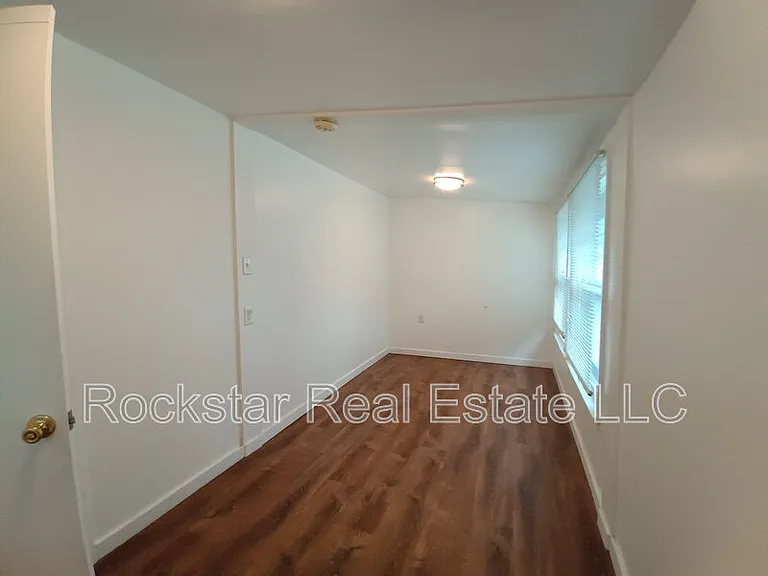 1524 W Gardner Ave #3 — Photo 5