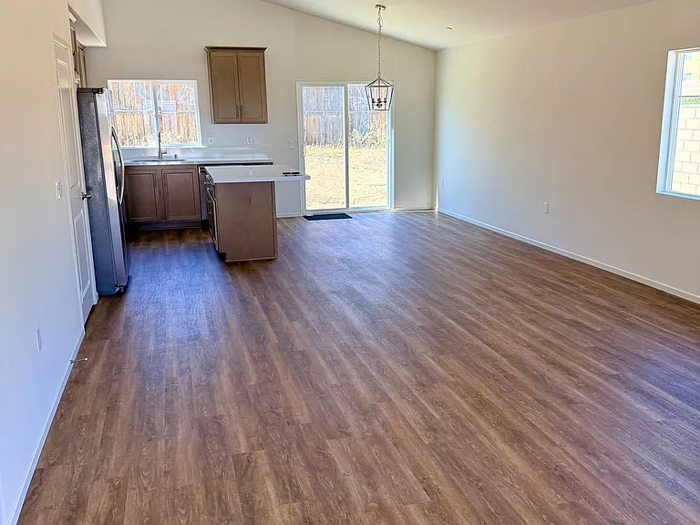 11705 Sebastian Rd — Photo 15