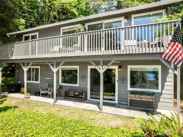 2097 Gull Way, Camano Island, WA 98282