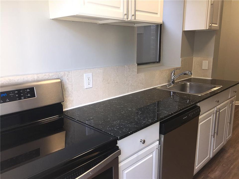1st image of 422 Saint Nicholas Ave APT 3S