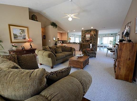 3rd image of 383 Willow Ln