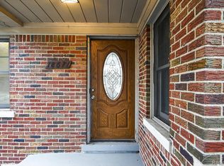 18671 Huntington Ave, Harper Woods, MI 48225