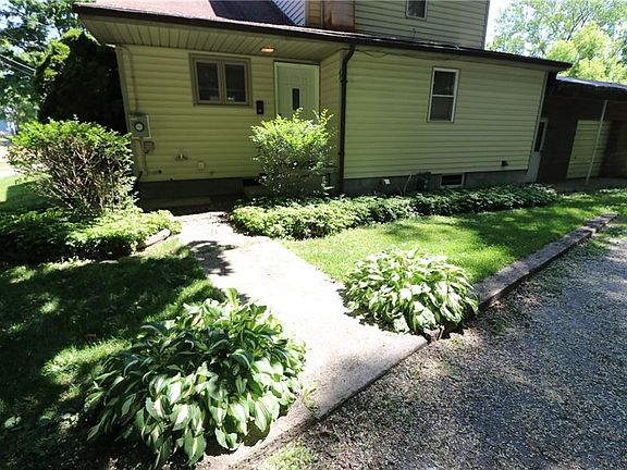 3rd image of 40 Lake Ave