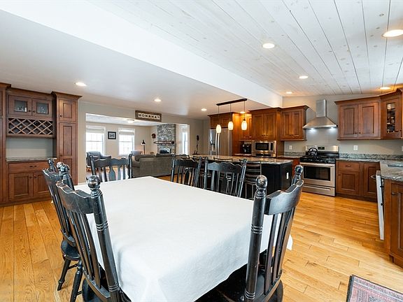 3rd image of 55 Parker Rd