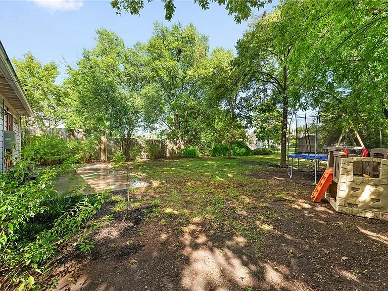 7815 Hardy Dr — Photo 20