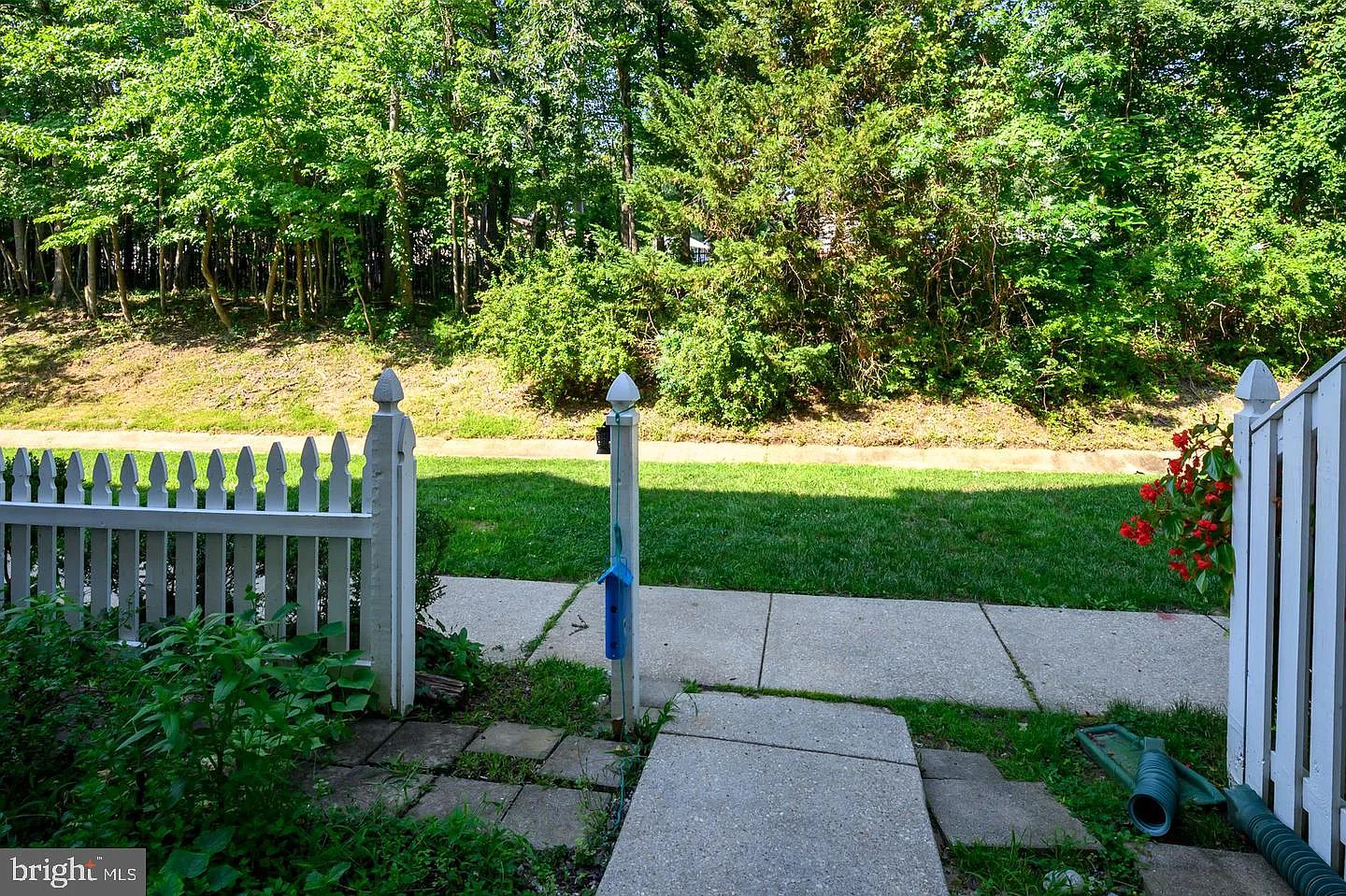 3 bed, 2.5 bath, 1620 sqft, $2,450 — Photo 2