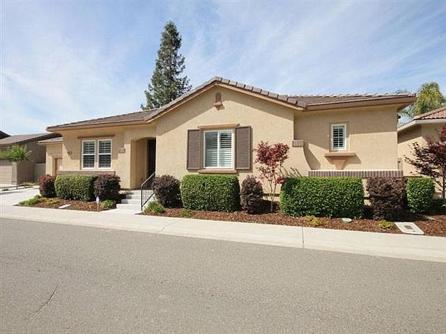 1st image of 8009 Linda Isle Ln