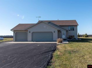 418 Hoffman Cir, Pemberton, MN 56078