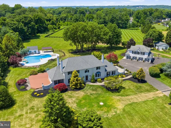 40 Beverly Hills Rd, Warminster, PA 18974