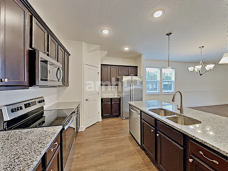 2429 Park Ave — Photo 5
