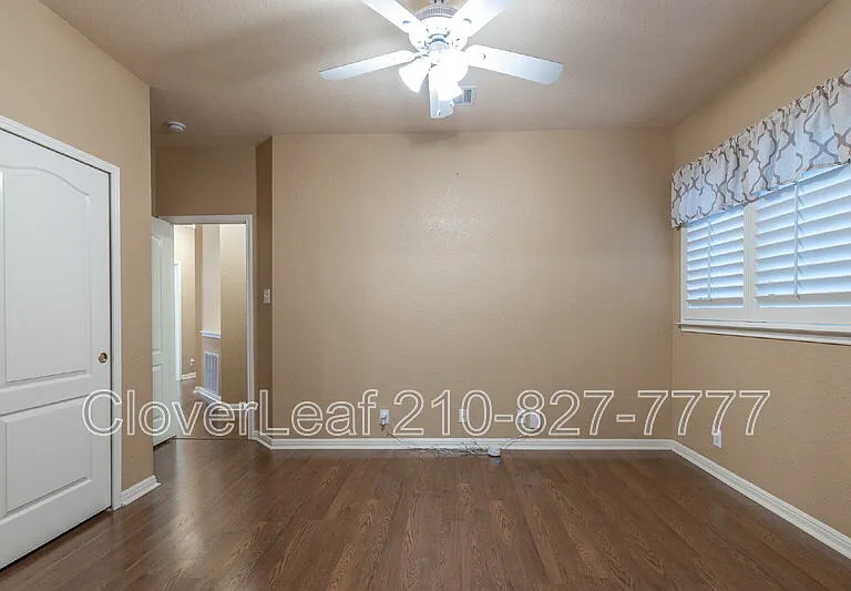 22714 Sabine Smt — Photo 22