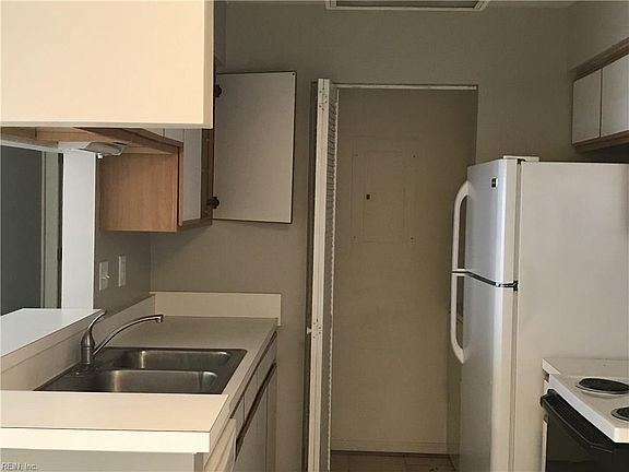5th image of 704 Rapidan River Ct APT F