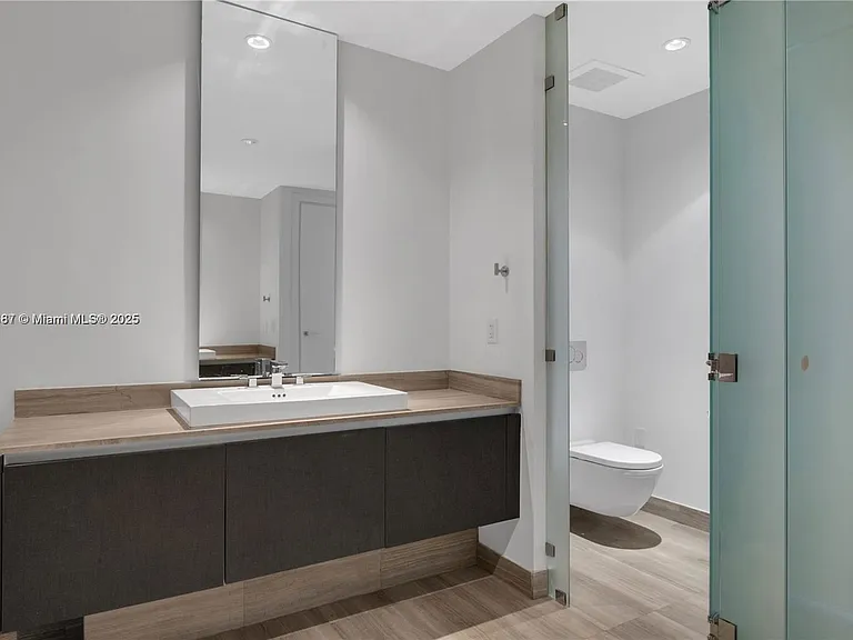 3300 NE 188th St #611 — Photo 12