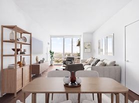 605 W 42nd St