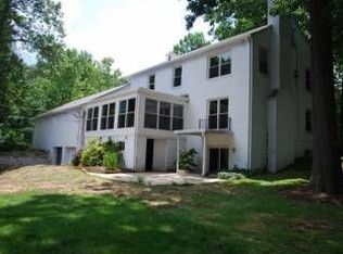 6601 Greentree Rd, Bethesda, MD 20817