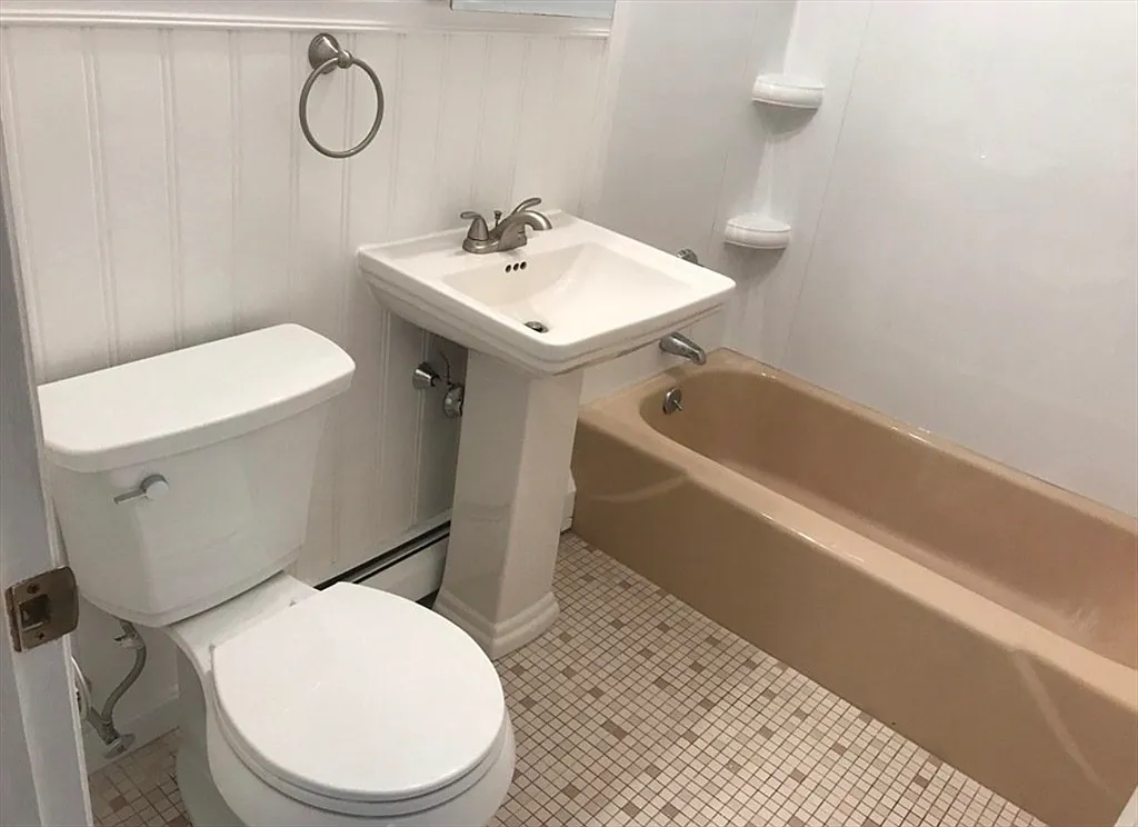 1 bed, 1.0 bath, 700 sqft, $2,200 — Photo 3