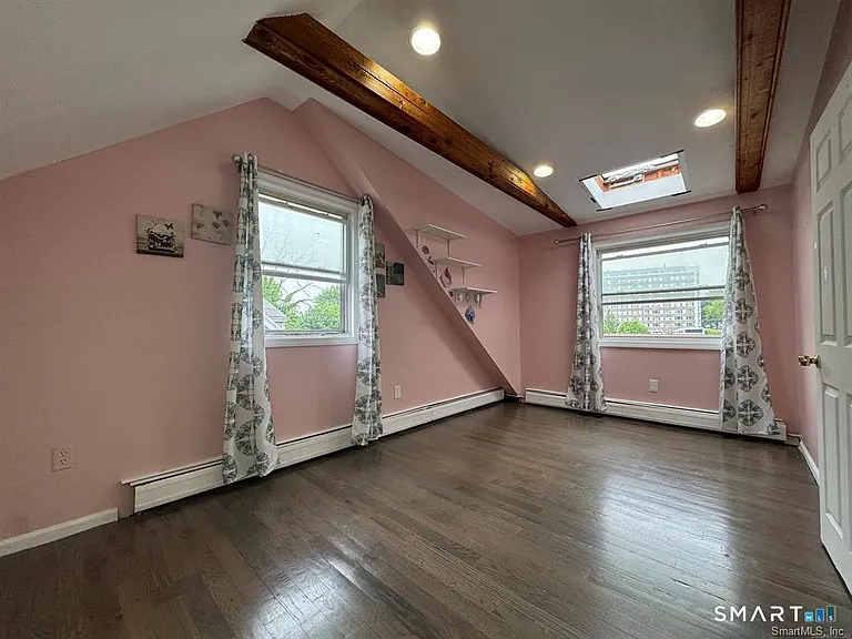 165 Greenfield Dr — Photo 11