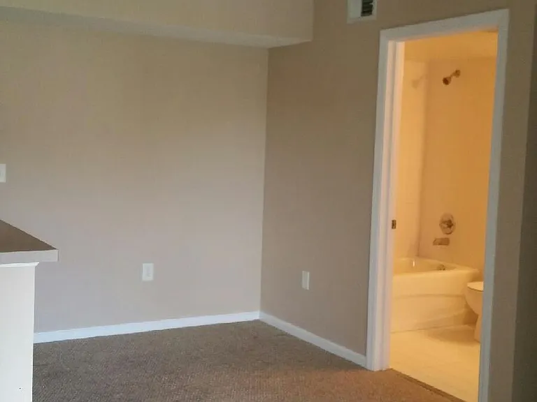 141 SW Palm Dr #202 — Photo 8
