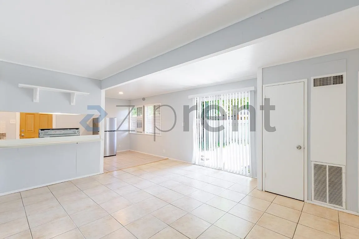 3 bed, 1250 sqft, $2,599 — Photo 3