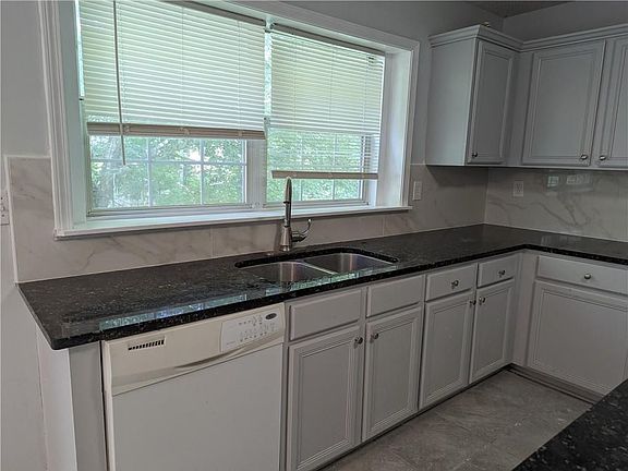 4th image of 3612 Arnsdale Dr