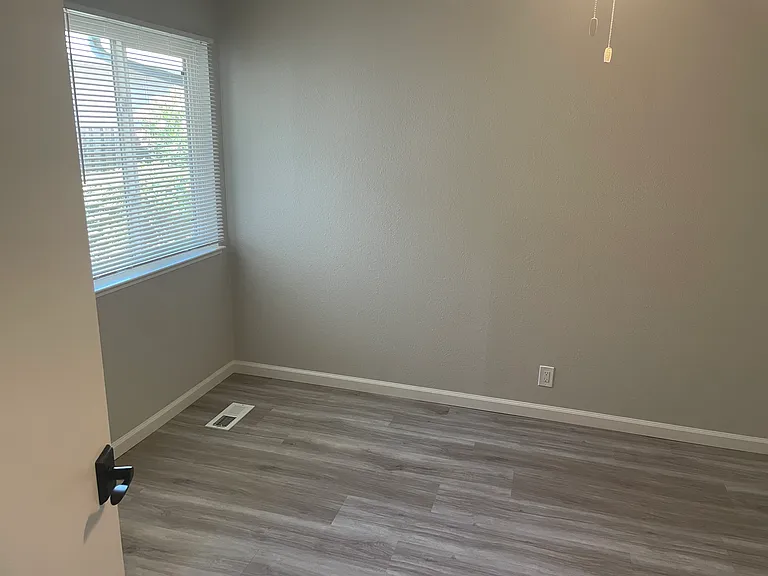 5756 Chesbro Ave — Photo 9
