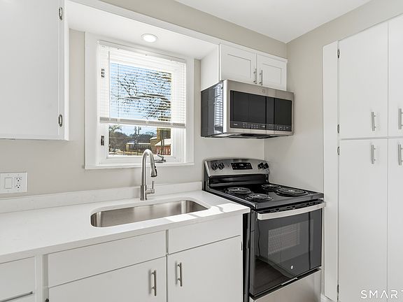 4th image of 30 South Walnut Street