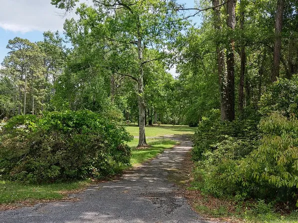 3923 Patricia Dr, Mobile, AL 36619