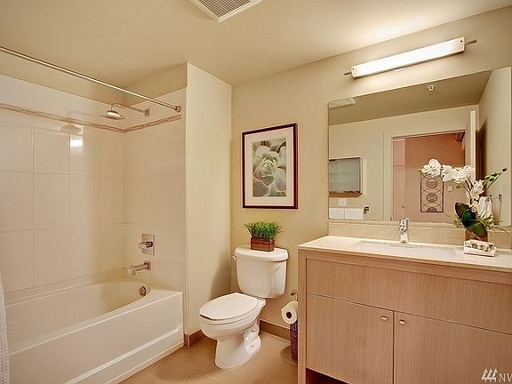 5th image of 530 Broadway Ave E #308