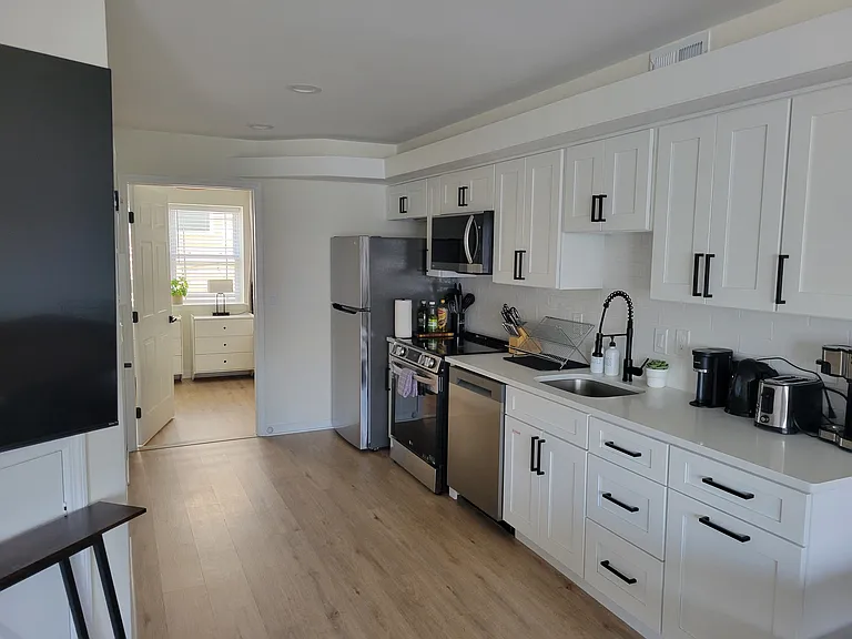 142 E Youngs Ave #3 — Photo 7