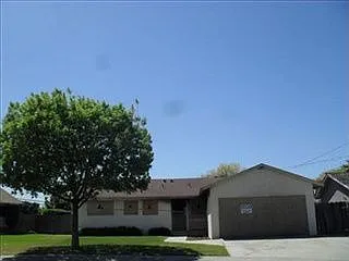 1858 Waring Way photo 1