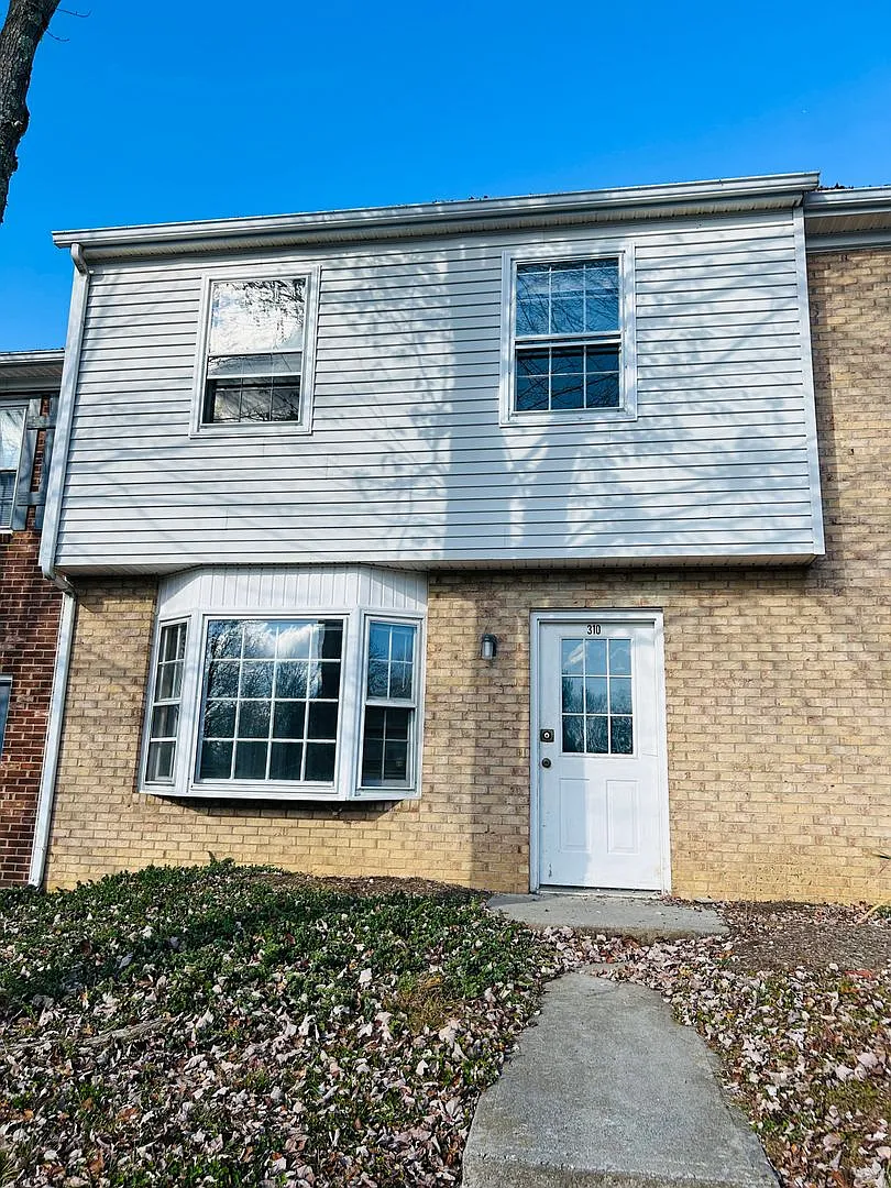 Spacious Townhome in Blacksburg, VA. — Photo 1