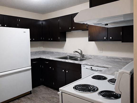 4th image of 540-550 Greenhaven Rd #102