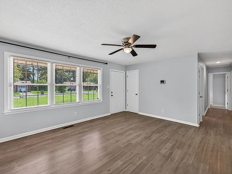 2527 Country Club Rd — Photo 5