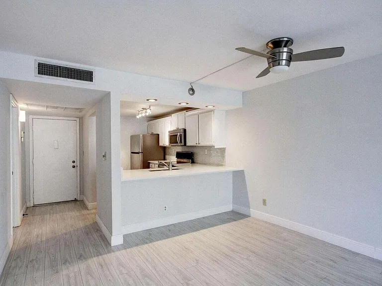11 Royal Palm Way #1040 — Photo 16