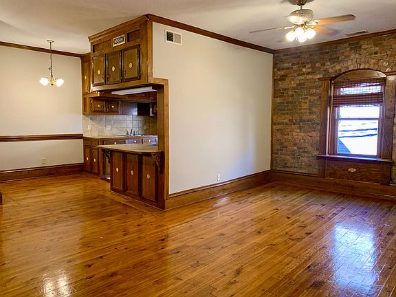 4th image of 602 S Elm St #2B-1BA