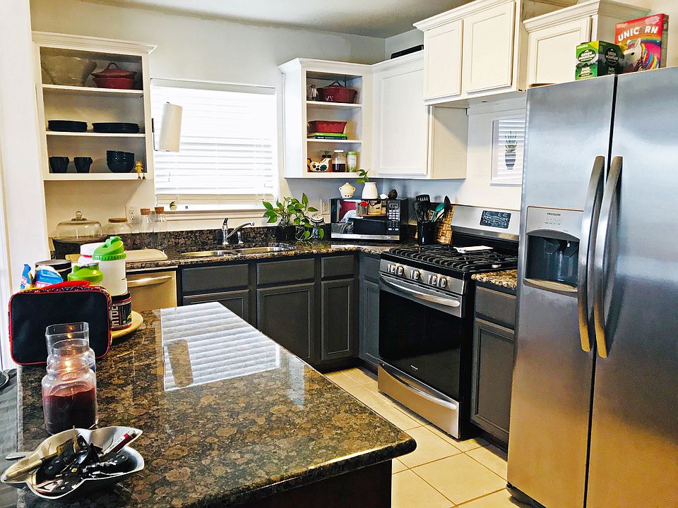 2nd image of 1022 Arnica St